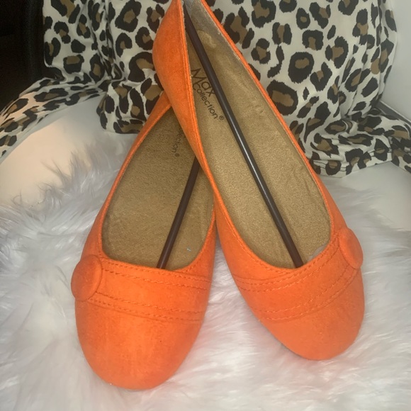 Brand New orange women’s flats size 10 - Picture 1 of 6